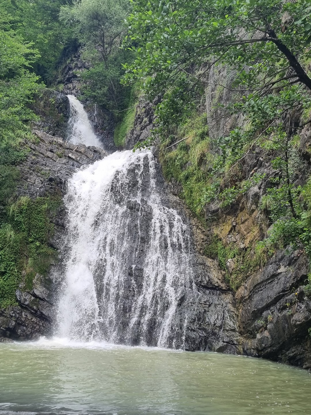 Очень рекомендую Сергея и данную экскурсию. По договорённости, нас забрали прямо от отеля, а это был