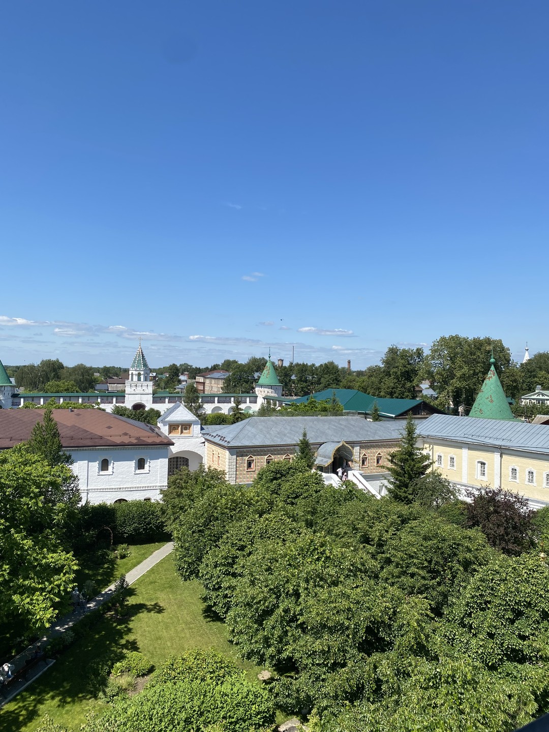 Сегодня мы были на замечательной, познавательной, захватывающей экскурсии-квесте по Ипатьевскому монастырю с супер-гидом Натальей Александровной. Экскурсия