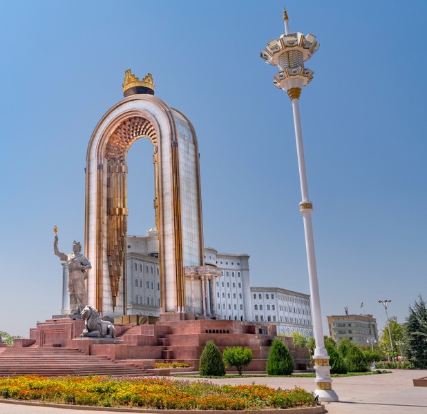 Площадь Дусти