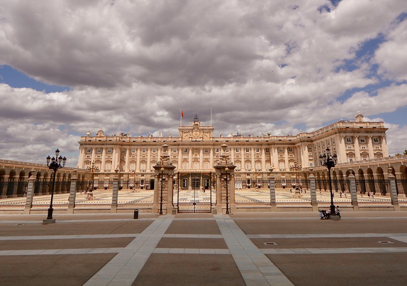 Королевский дворец в Мадриде - официальная резиденция правителей