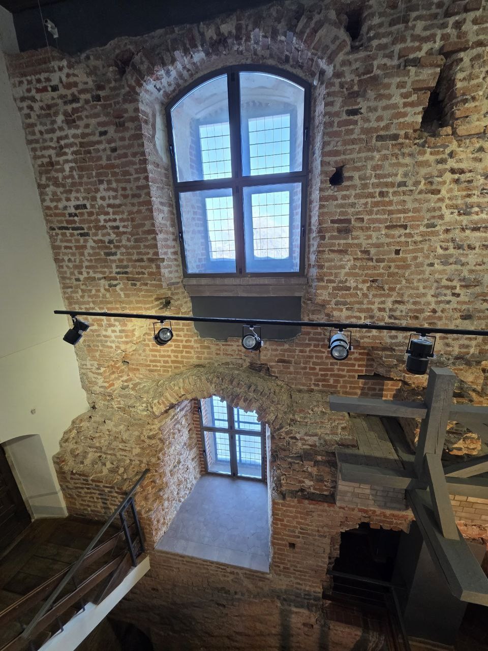 В самые суровые для Белоруссии морозы (до -24 днем) мы забронировали с подругой эту экскурсию. 