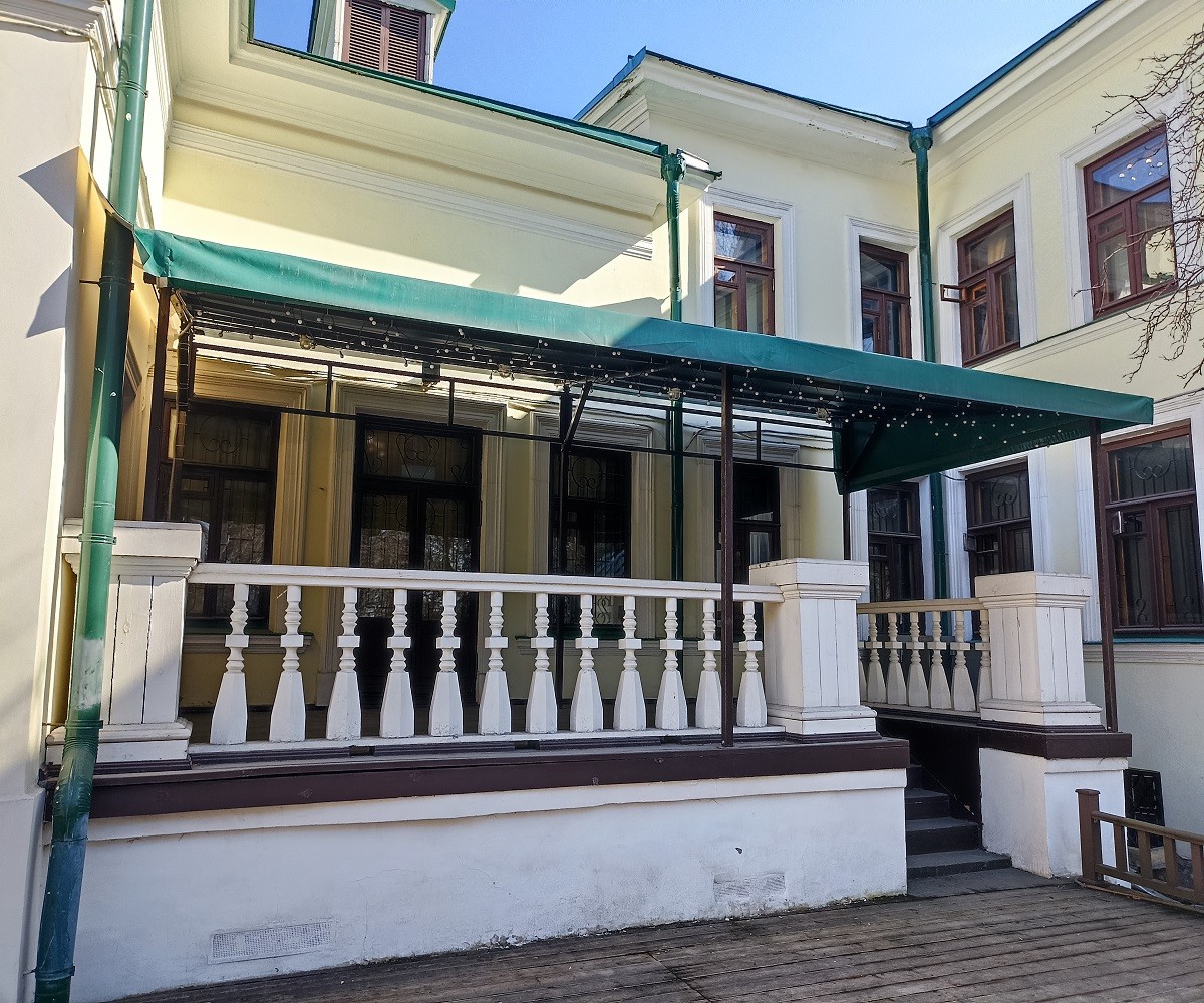 За каждым успешным мужчиной стоит великая женщина (11/18)