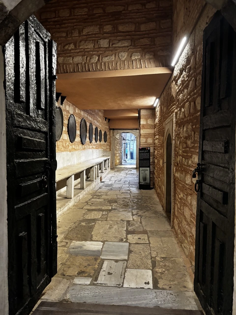 Были в Стамбуле с мужем впервые. К сожалению был один день. Но мы выбрали экскурсию дворец