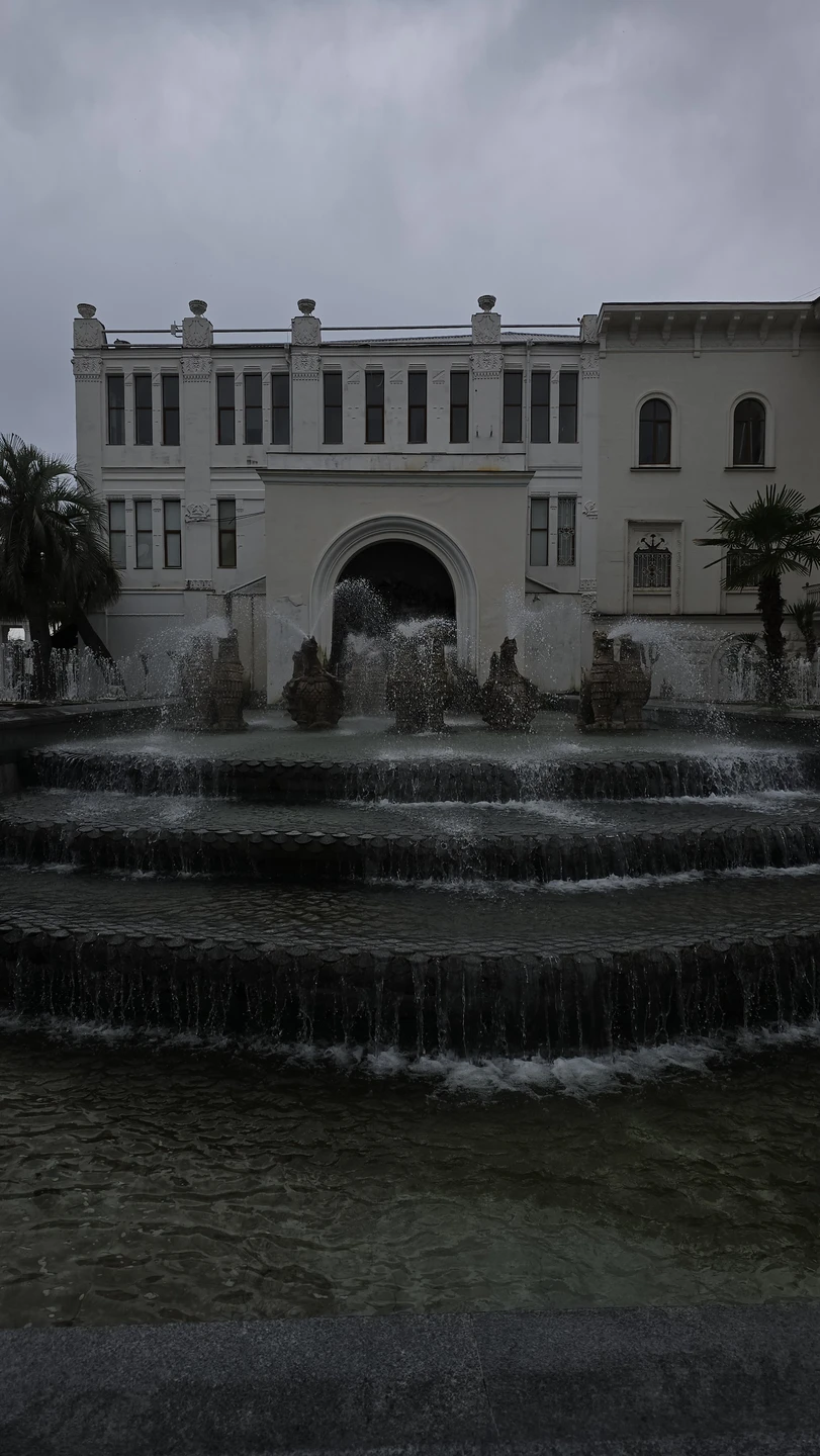 Все очень понравилось, даже дождь не испортил поездку, людей мало, на многих локациях совсем никого не