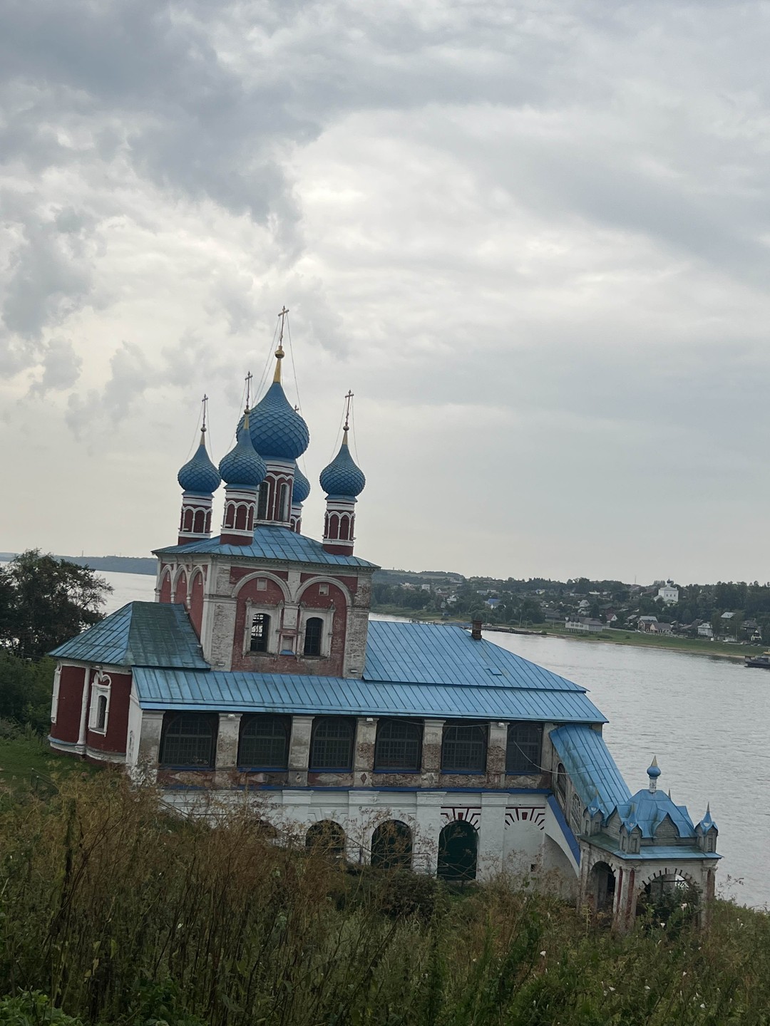 Экскурсия очень понравилась. Анна прекрасно владеет материалом, влюблена в свой город и передаёт эту любовь экскурсантам