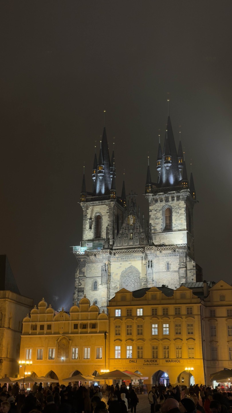 Отличная интересная экскурсия, узнали много о городе и местных известных личностях