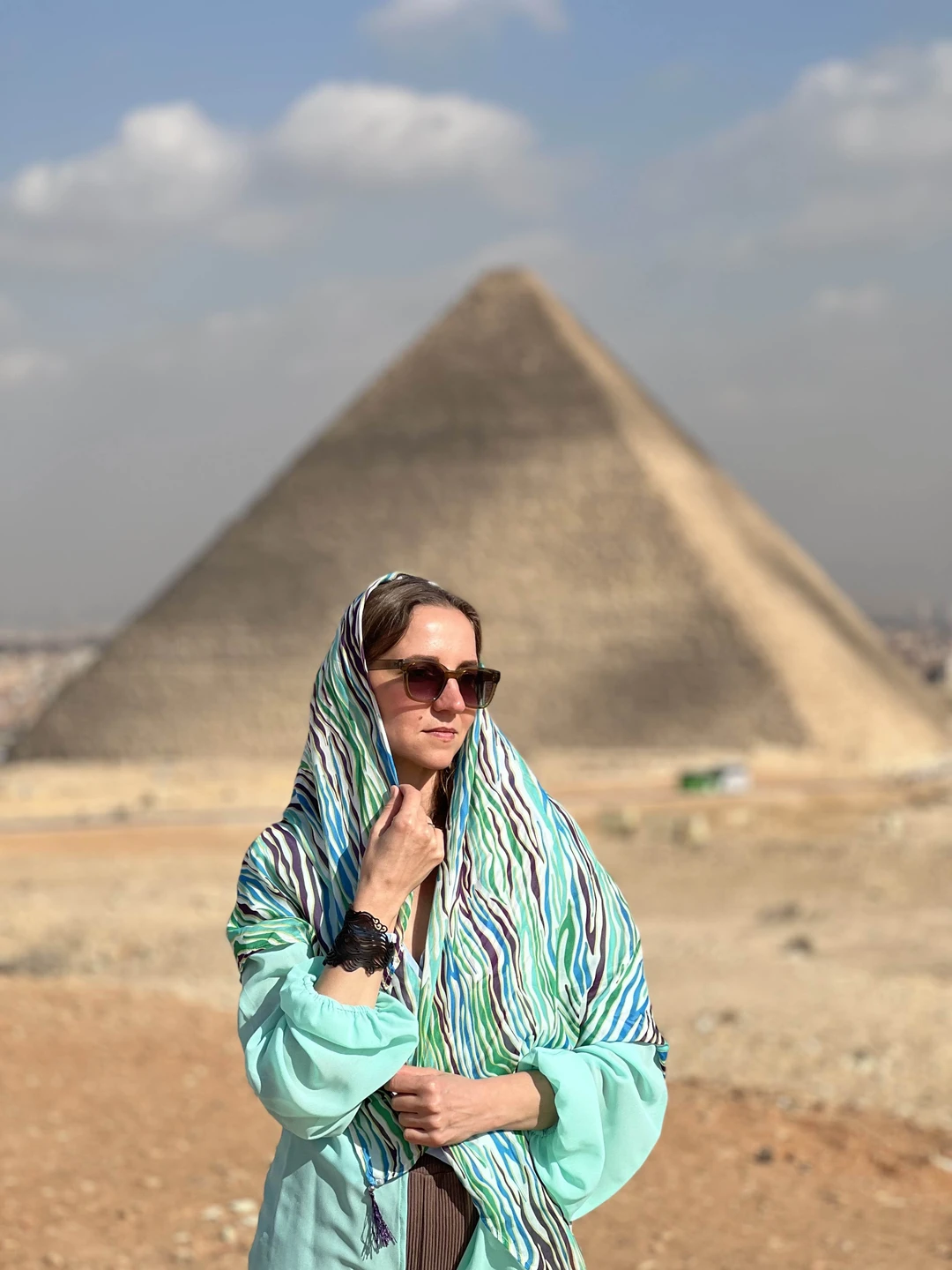 Брали индивидуальную экскурсию на 4-х из Хургады. Накануне тура списались с организатором и здесь нас поставили