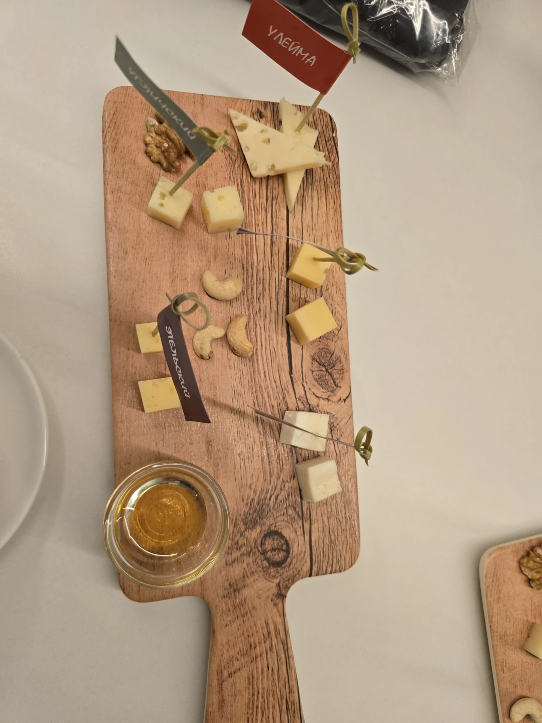 Экскурсия очень подходит для получения представления о городе, т. к. захватывает несколько удалённых точек. Интересно посмотреть