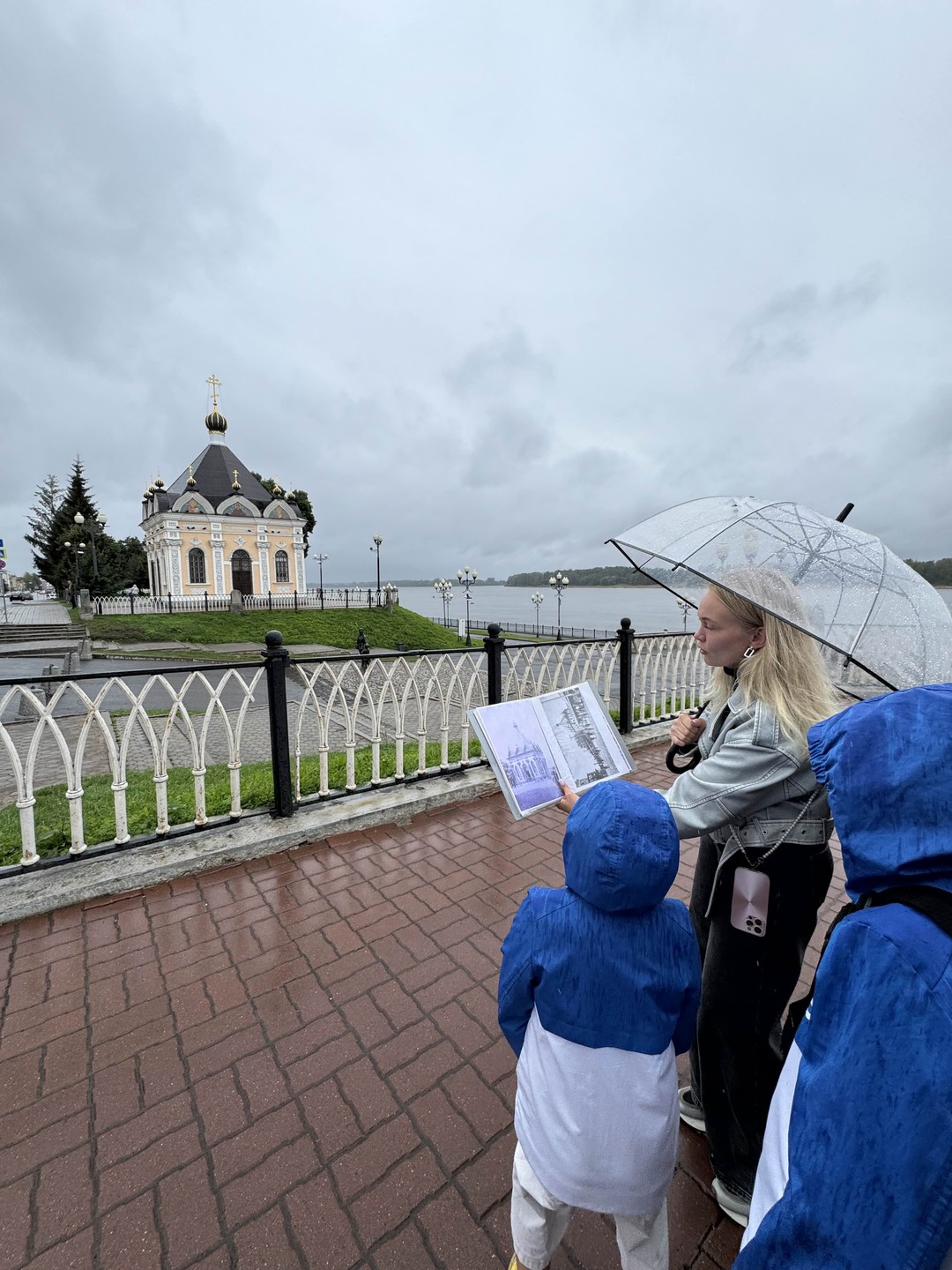 Спасибо большое Лизавете за экскурсию! Было интересно и нам с мужем и мальчикам (5, 7, 11