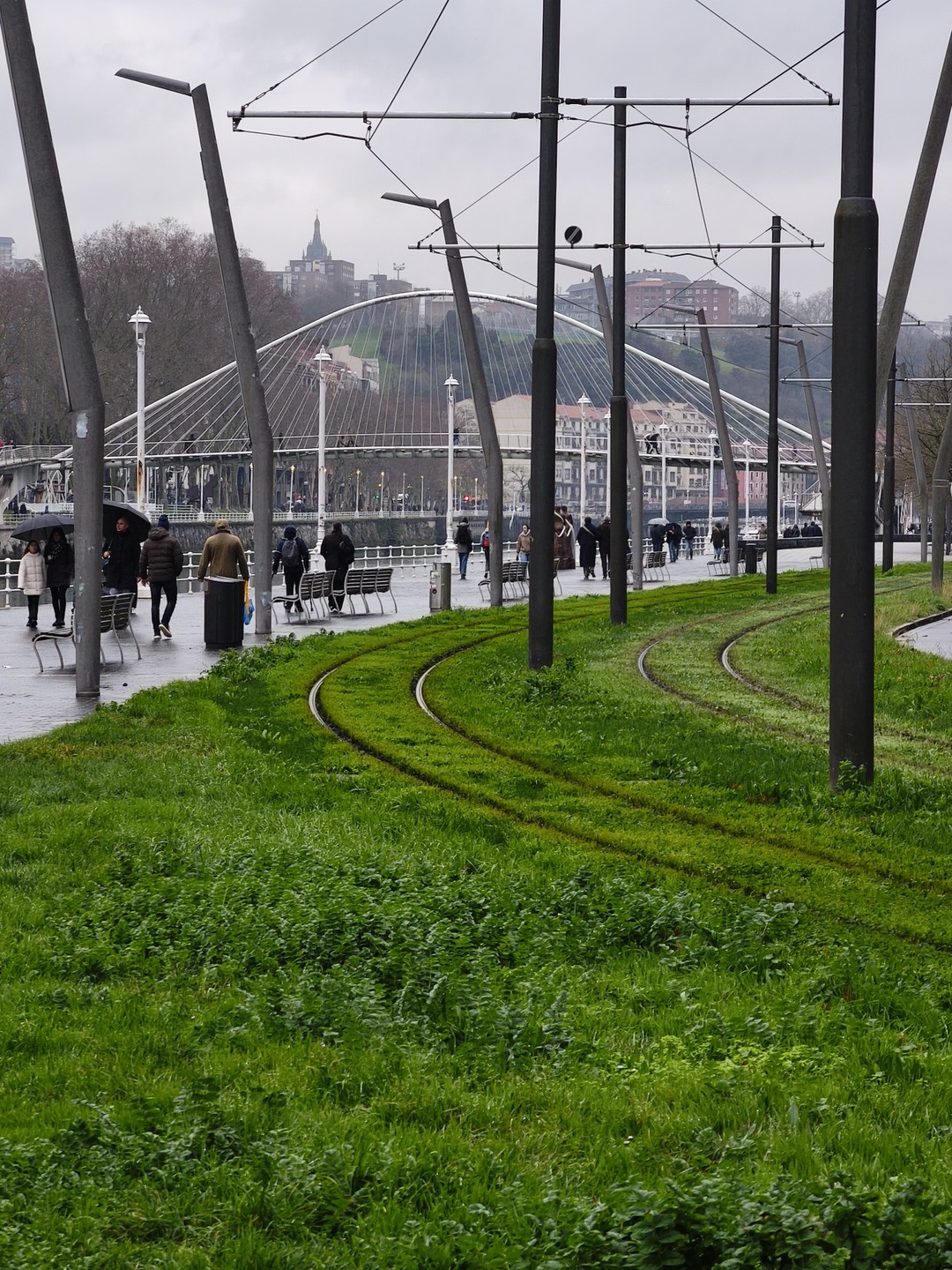 Спасибо Анне за отличную и содержательную экскурсию. Были в Бильбао впервые, семьёй. Забронировали экскурсию, Анна провела
