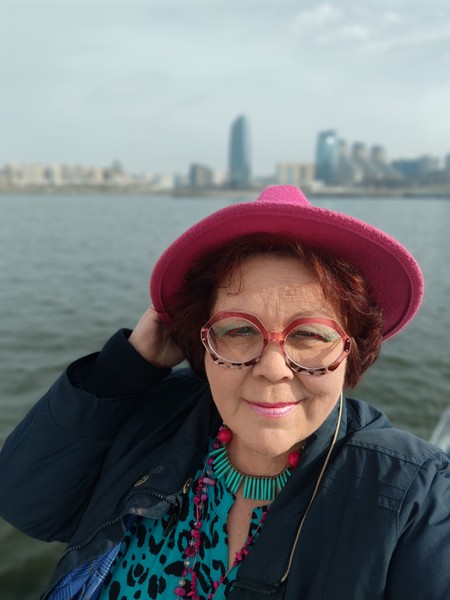 Гиду ставлю "отлично"! Очень знающий и коммуникабельный, с ним интересно. Балл снизила за очень короткий маршрут. Можно было охватить побольше