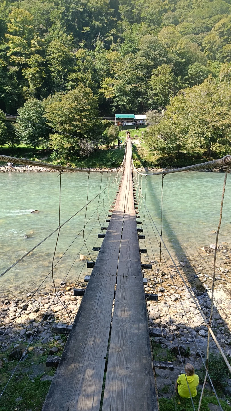 Здравствуйте. Прекрасная организация и Менеджера при покупке и на встречающей стороне гид на джипе: в Абхазии-