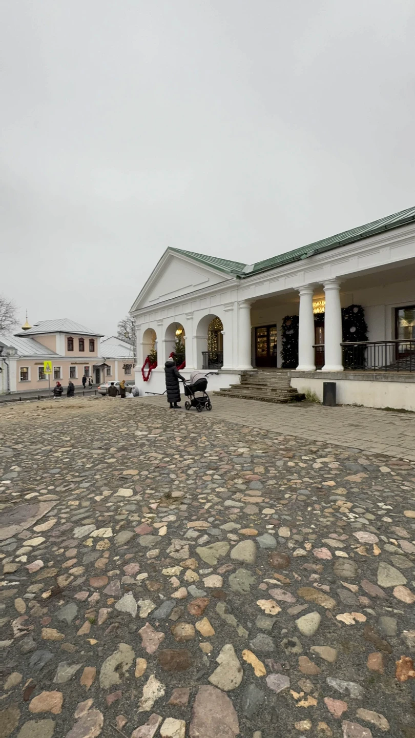 Экскурсия великолепная, полностью подстроена под наш запрос, мы остались в восторге(и к несколько лет назад были