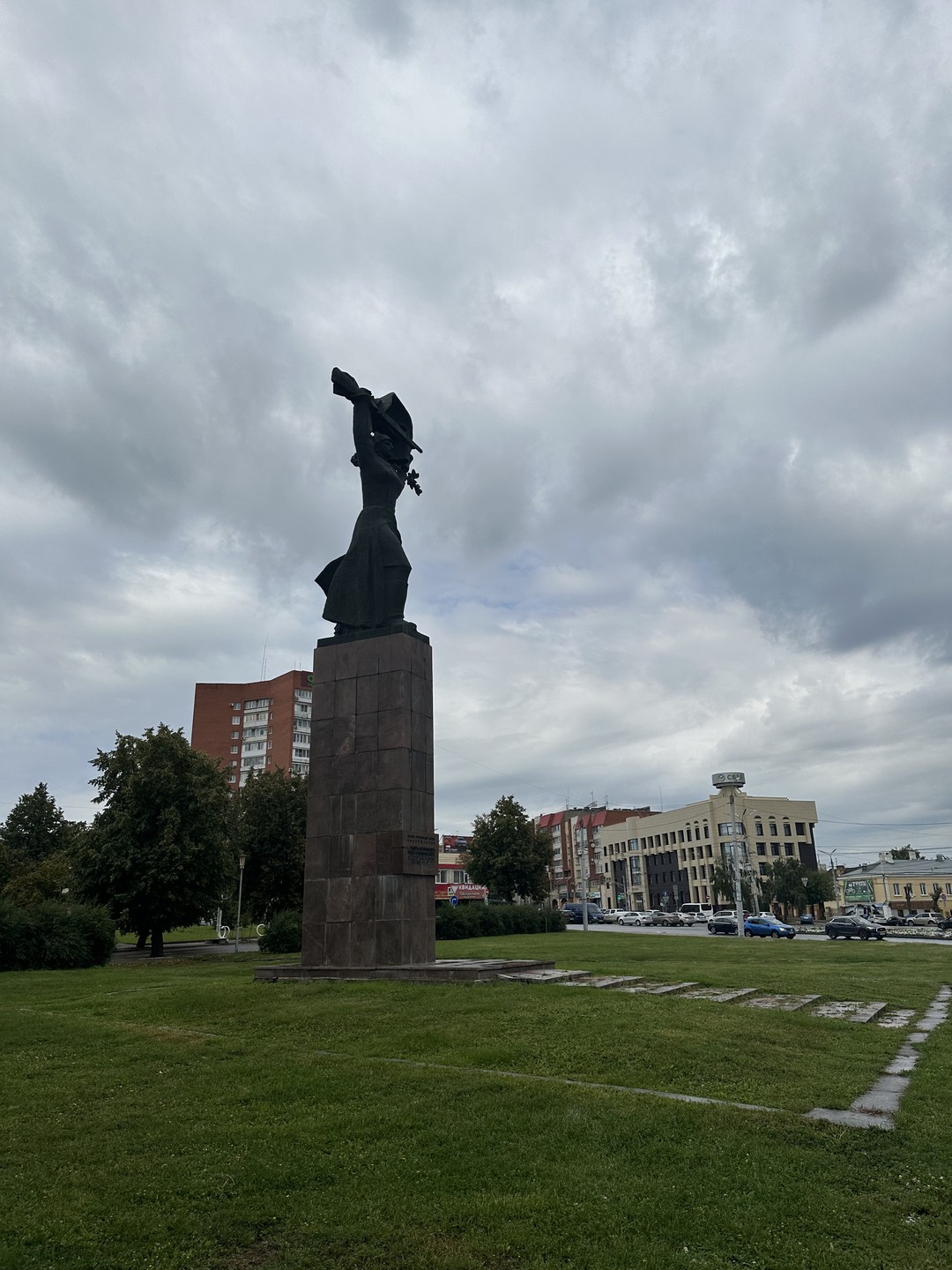 Экскурсия была подарком подростку на день рождения. Поехали всей семьей. День получился отличным, а наш экскурсовод