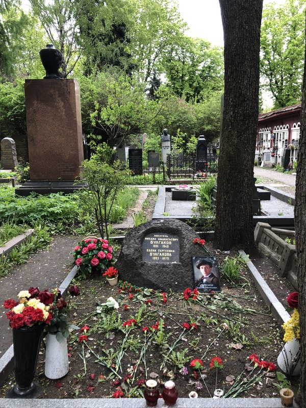 Фото к экскурсии Великие женщины 20 века: экскурсия по Новодевичьему кладбищу
