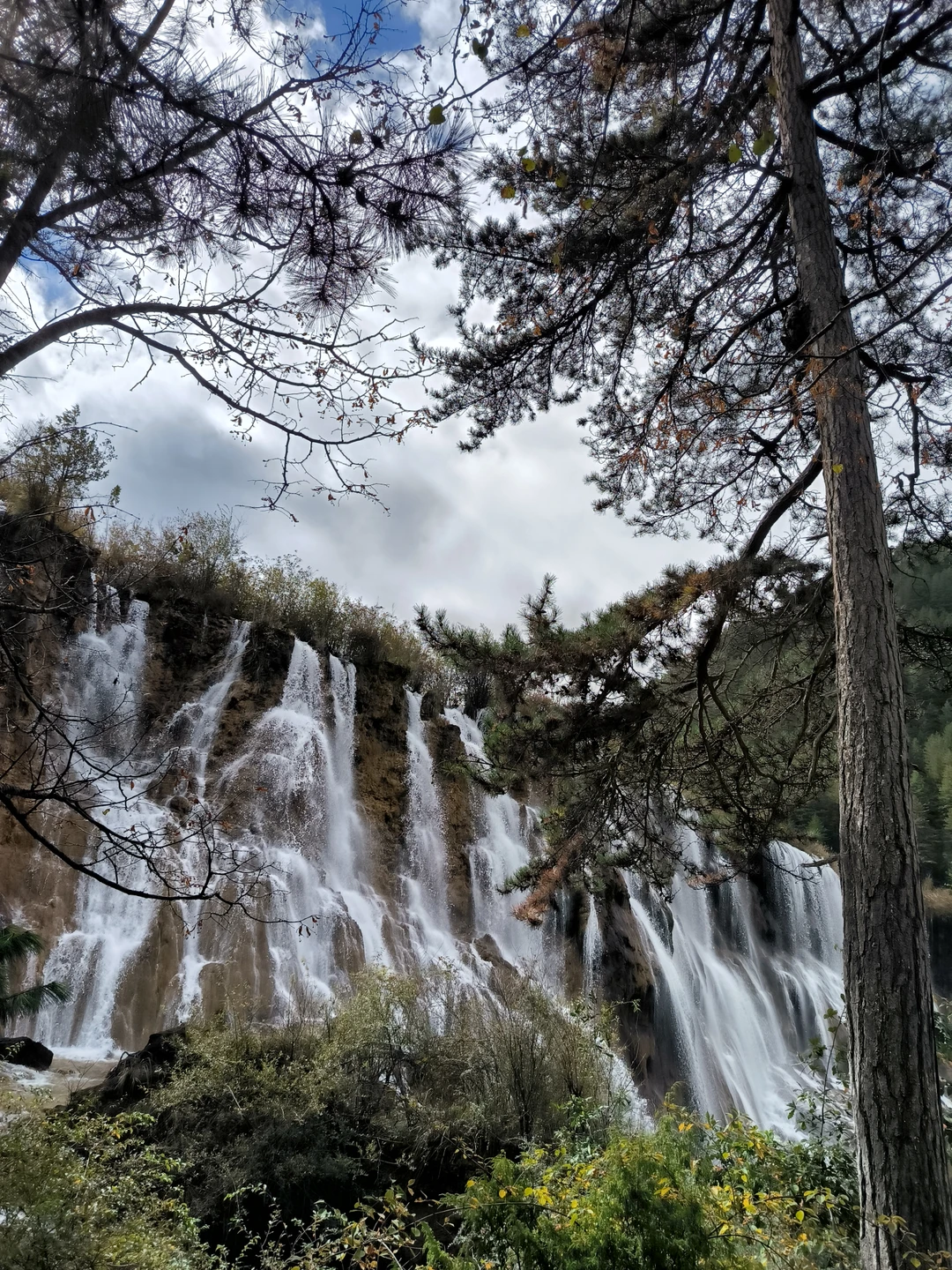 Тур полностью оправдал ожидания: замечательные природные локации, адекватный график переездов, хорошие условия проживания. Маршрут не трудный: