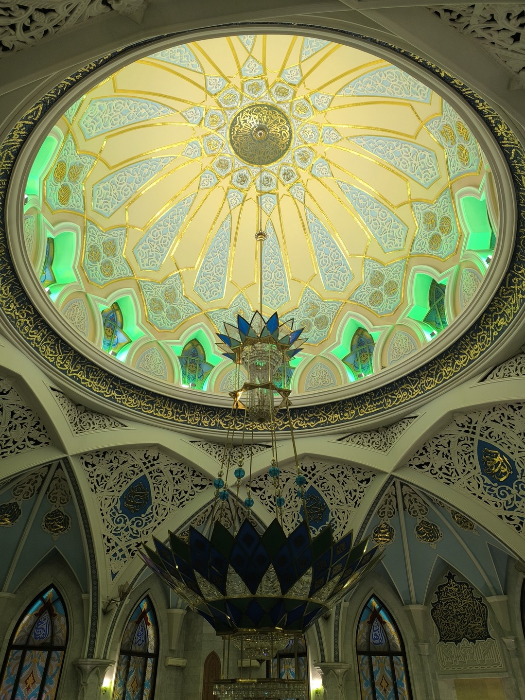 Гиду Алисе однозначно оценка "отлично". Не повезло с погодой, поэтому удалось побывать в "деревне", видели ее