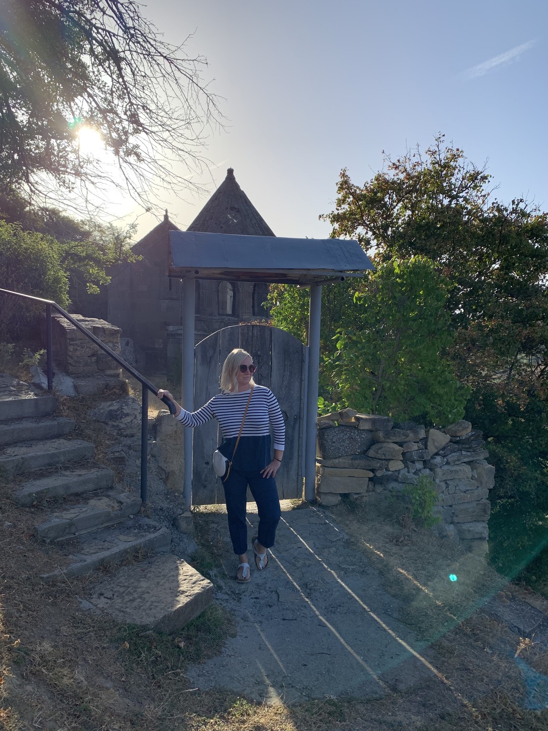 Константин!! вчера вернулись в Москву,но красота тех мест которые ты нам показал-не отпускают!!! вроде мы уже