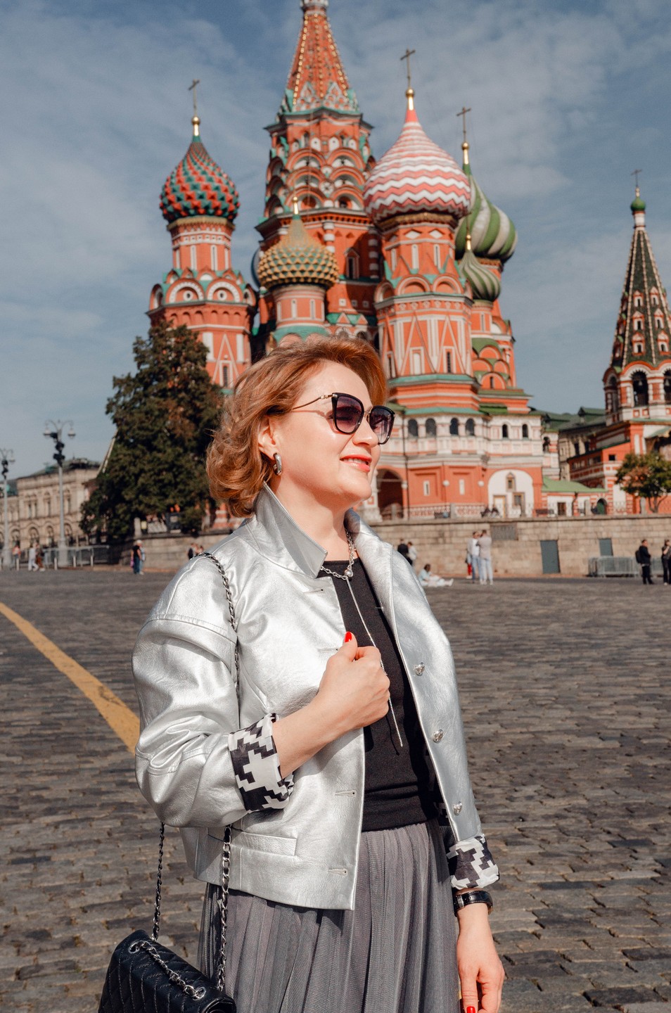 Фотосессия проводили в Москве и в Питере. Обе фотосессии были проведены фотографами - гидами, которые не