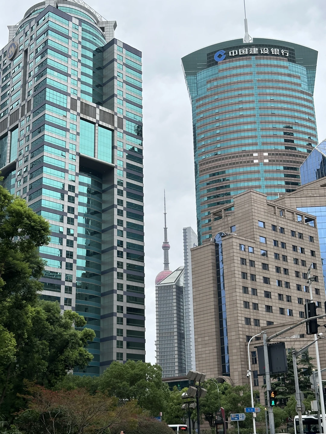 У нас гидом была Женя. Очень хорошо всё нам рассказывала на хорошем русском языке. Мы не