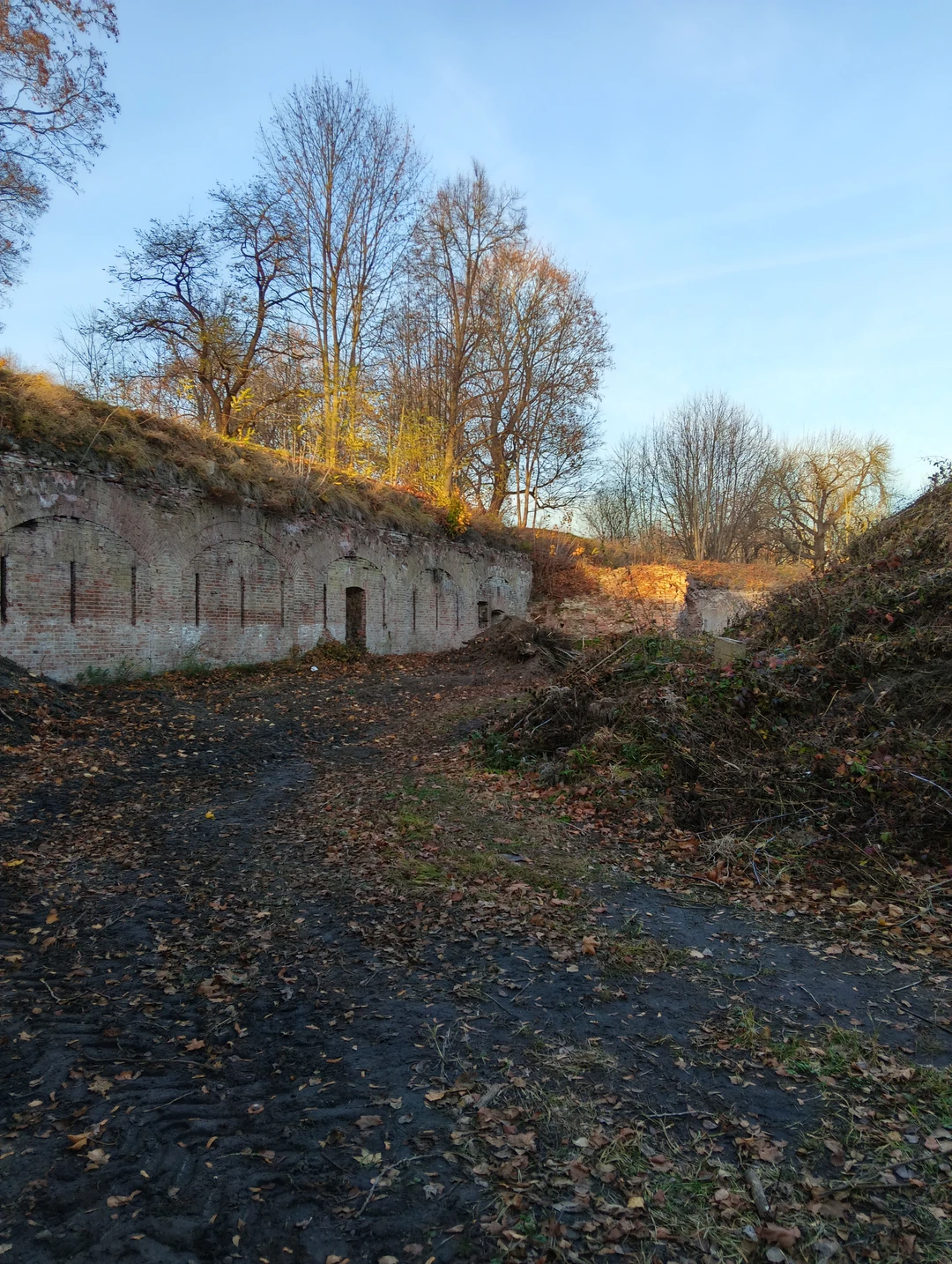 Экскурсия по нетуристической Брестской крепости (Любовь)