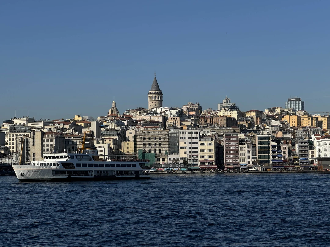 Хочу выразить благодарность гиду Гюркану и поделиться своими впечатлениями. Нам повезло с гидом! Гюркан не просто