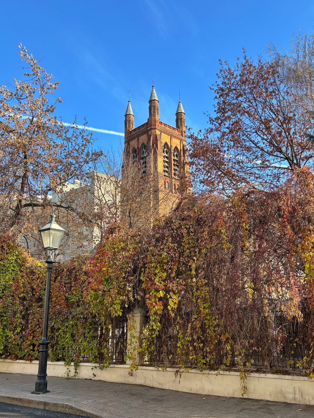 Были на экскурсии с группой: детьми пятиклассниками и взрослыми