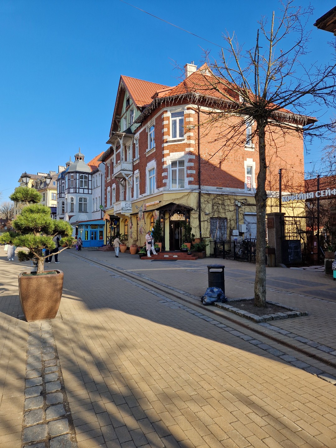 Экскурсия, в целом, понравилась: во время перемещения между объектами озвучивалась основная информация, потому на самом объекте