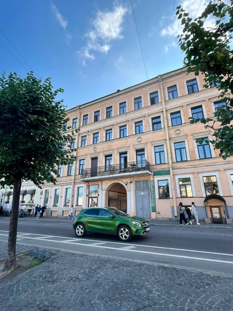 Анна открыла для меня новый Петербург. Я сама пишу про город, знаю много историй о нём,