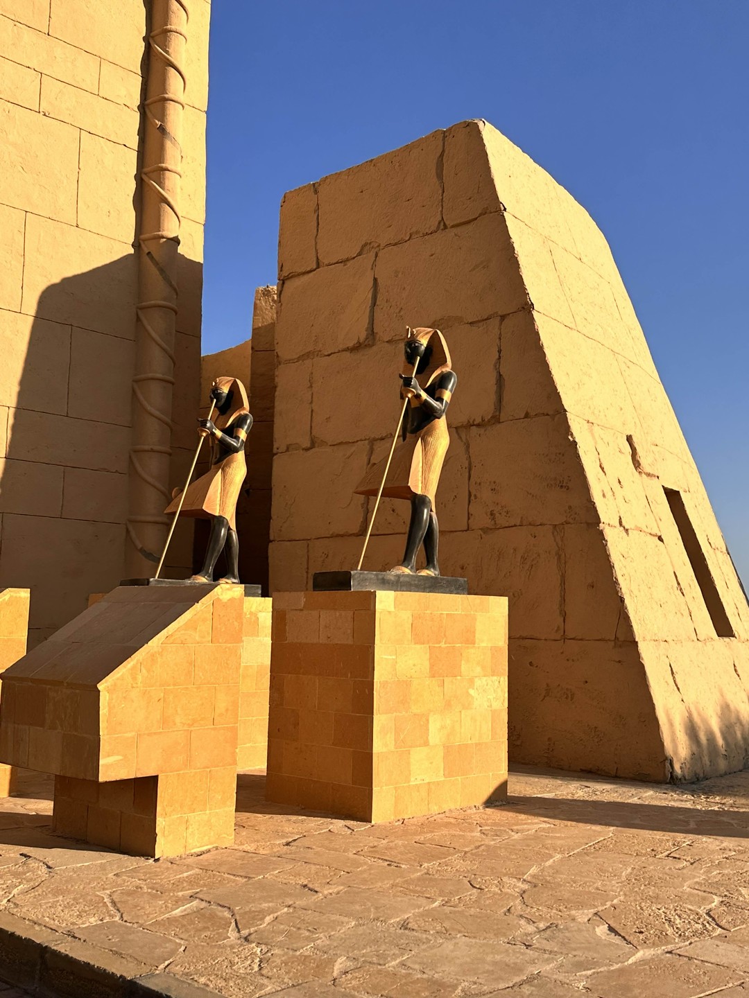 Очень интересная экскурсия. Красивая площадь Пьяцца, особенно повезло, что увидели её как в дневное, так и