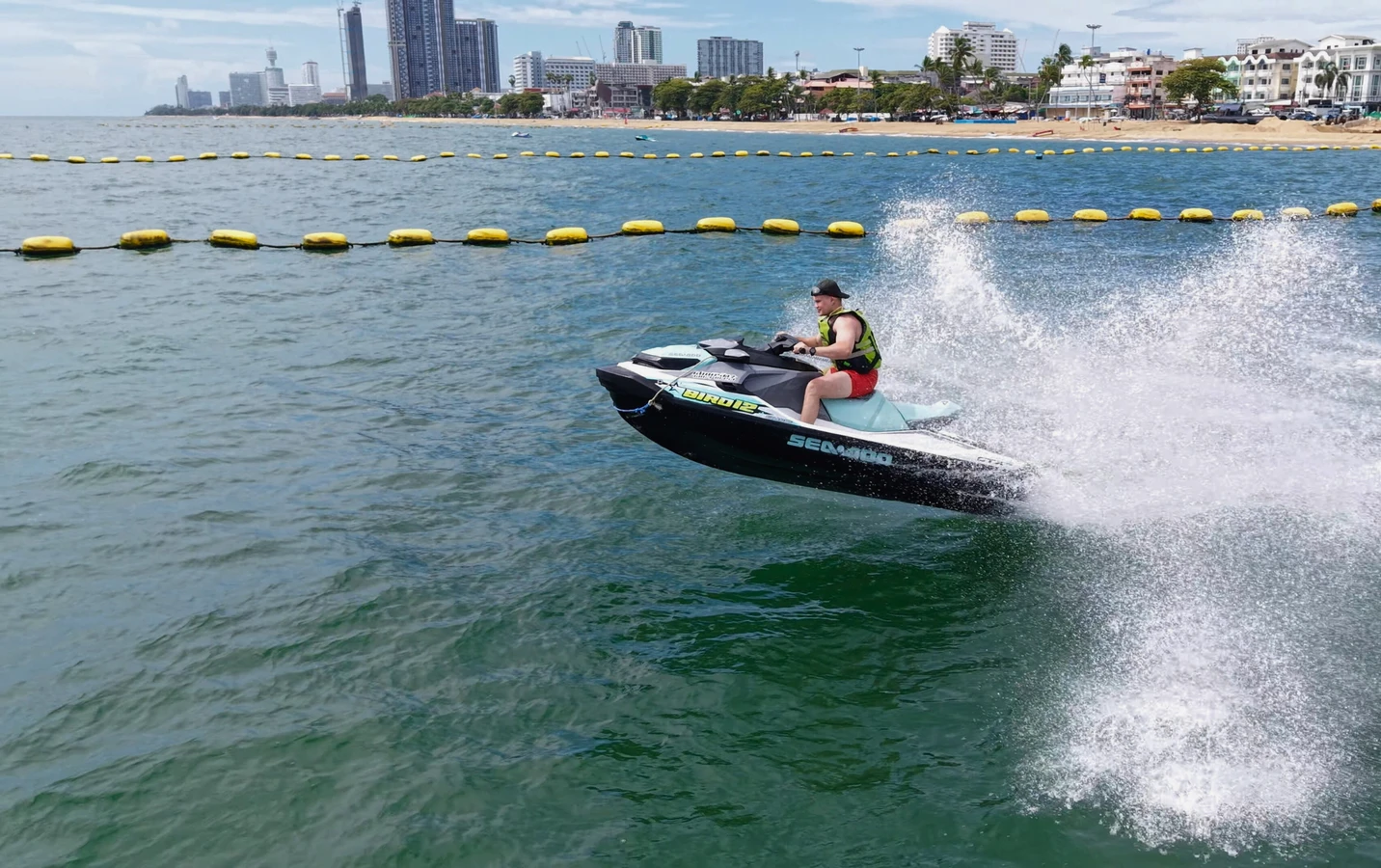 Гидроциклы в Паттайе: мини-приключение на трёх островах