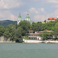 Всё про&nbsp;Абрау‑Дюрсо&nbsp;— родину российского шампанского и&nbsp;круглогодичный курорт