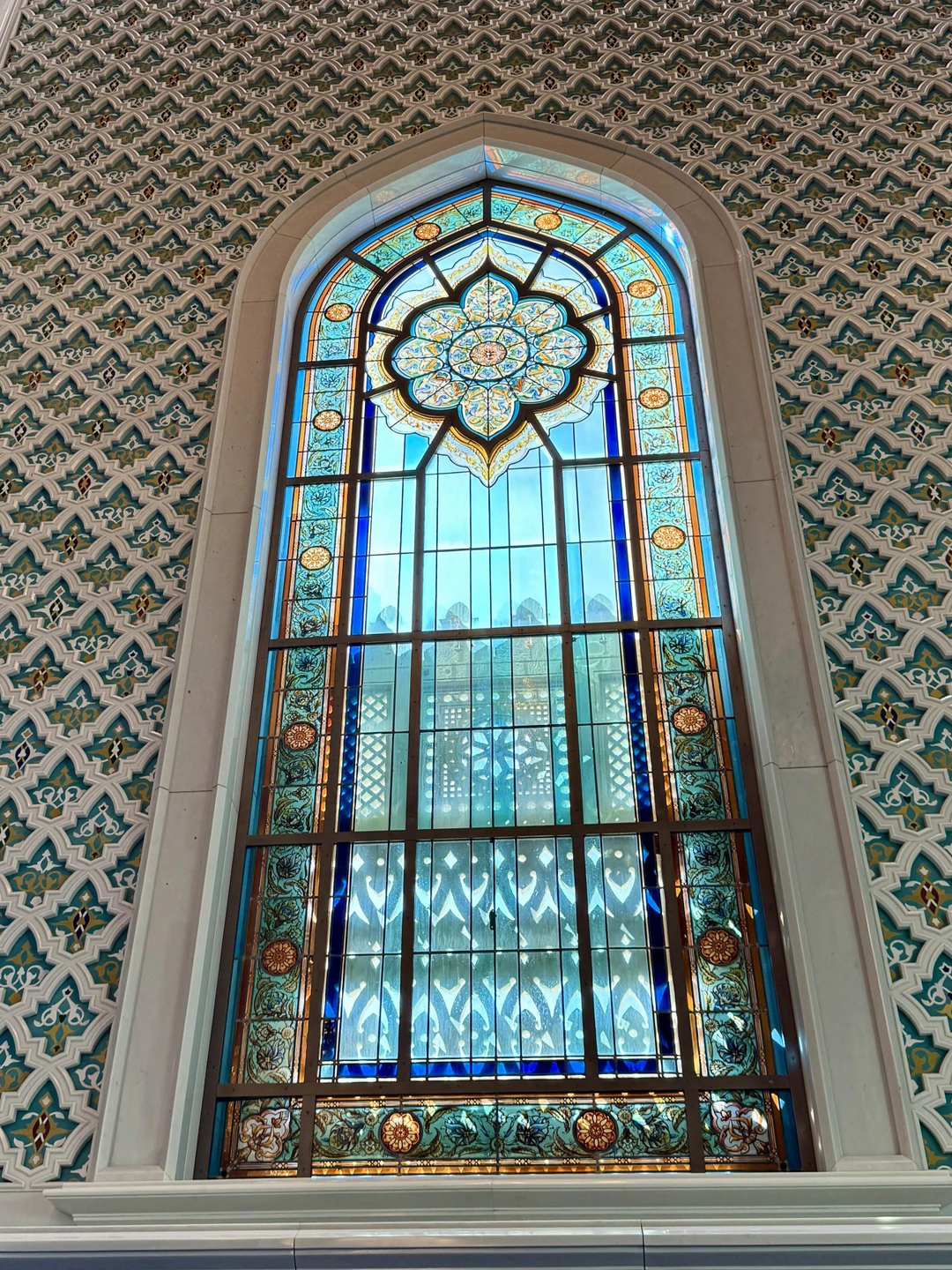 Экскурсия прошла на Ура! Огромное спасибо нашему гиду Айбару. Показал нам Маскат во всей красе, а