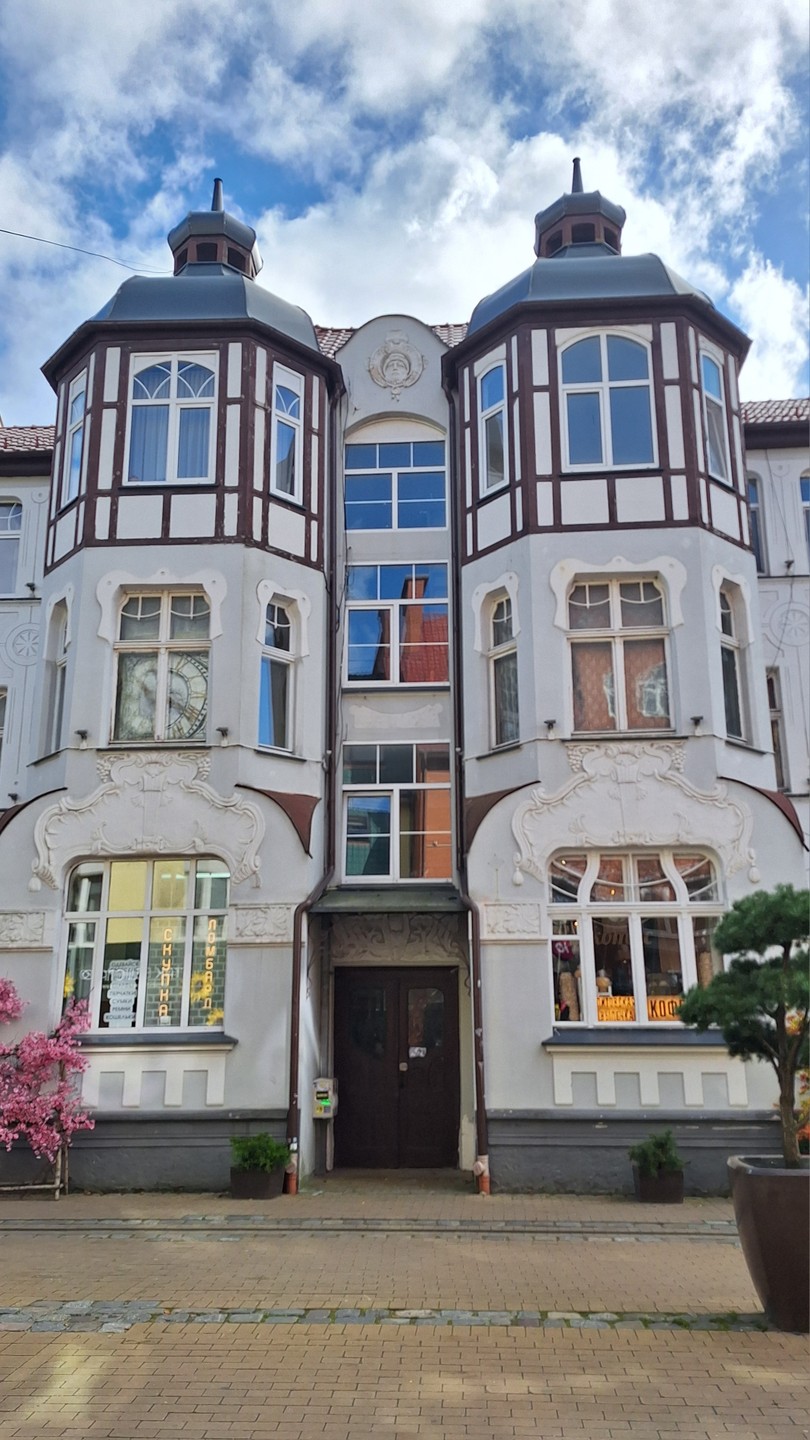 Замечательная экскурсия с приветливым гидом. Тематика экскурсии подразумевает немного истории, к этому нужно быть готовыми. Детям