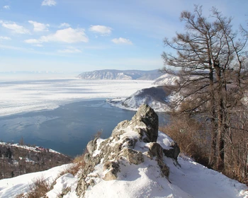 Листвянка, Камень Черского и Байкальский музей
