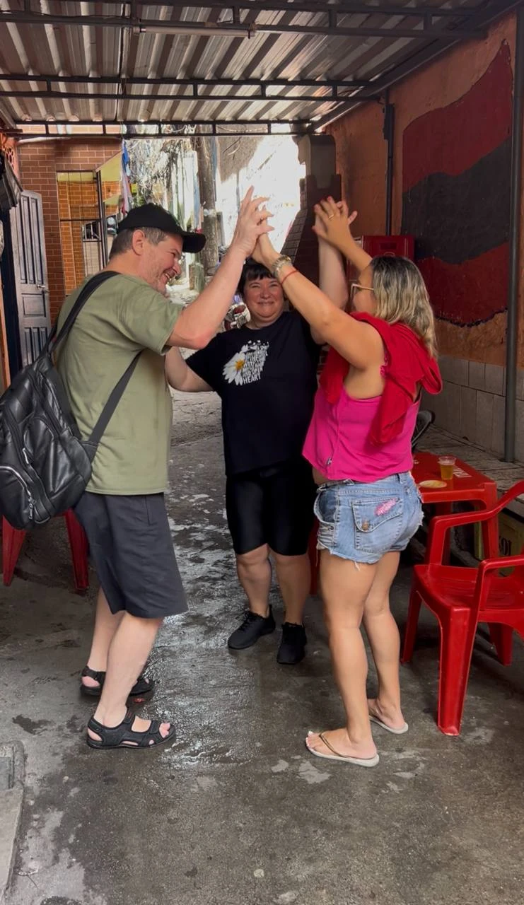 Очень рекомендую экскурсию в Росинью с Ниной. При встрече с первой минуты было такое чувство, что