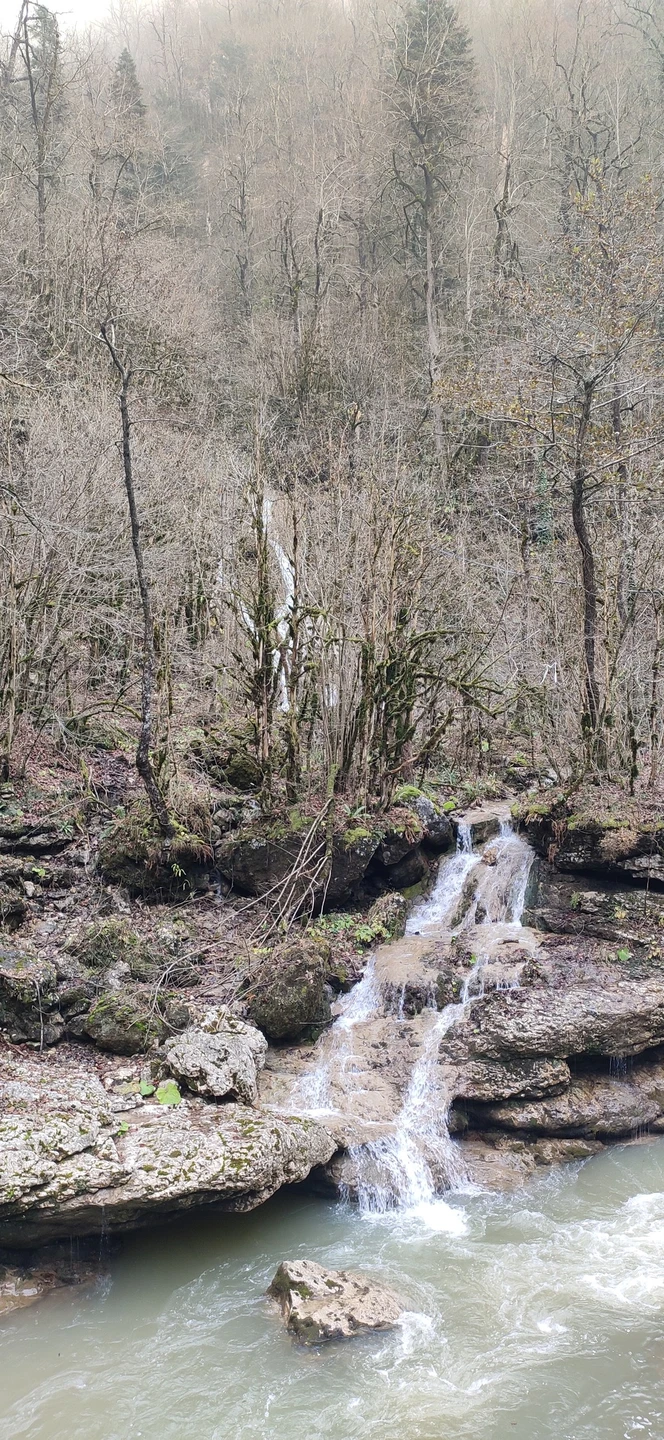 Была с друзьями в субботу в Гуамском ущелье. Все было очень круто - организатор все четко