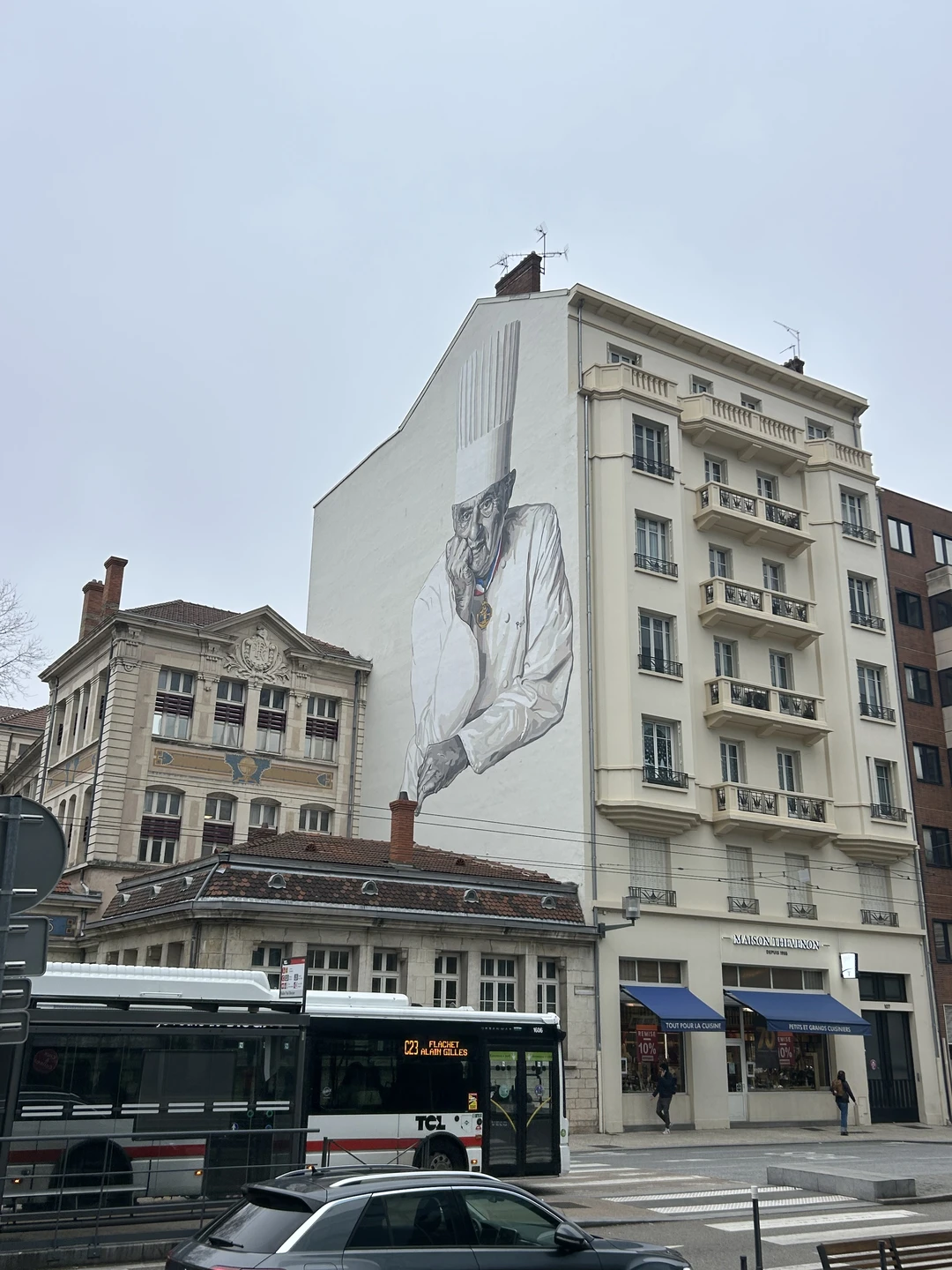 Очень понравилась экскурсия с Ларисой! Вовремя начали экскурсию из удобного нам места, и несколько часов пролетели