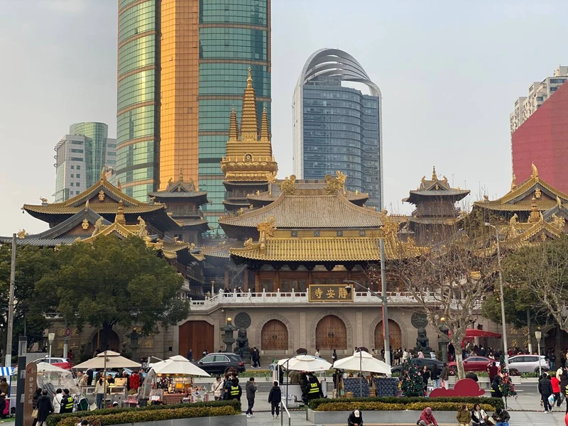 Это наш любимый формат экскурсий - прогуляться по городу, за один день посетить все "визитные карточки"