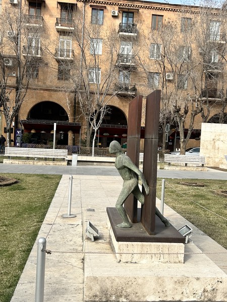 Душевный Ереван - групповая прогулка с местным жителем (Яна)