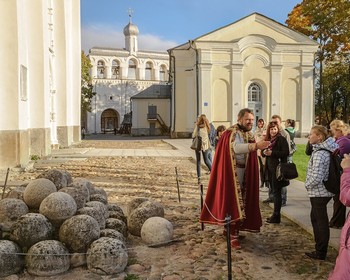 Варлаамо-Хутынский и Юрьев монастыри, Новгородский кремль, музей «Витославлицы»