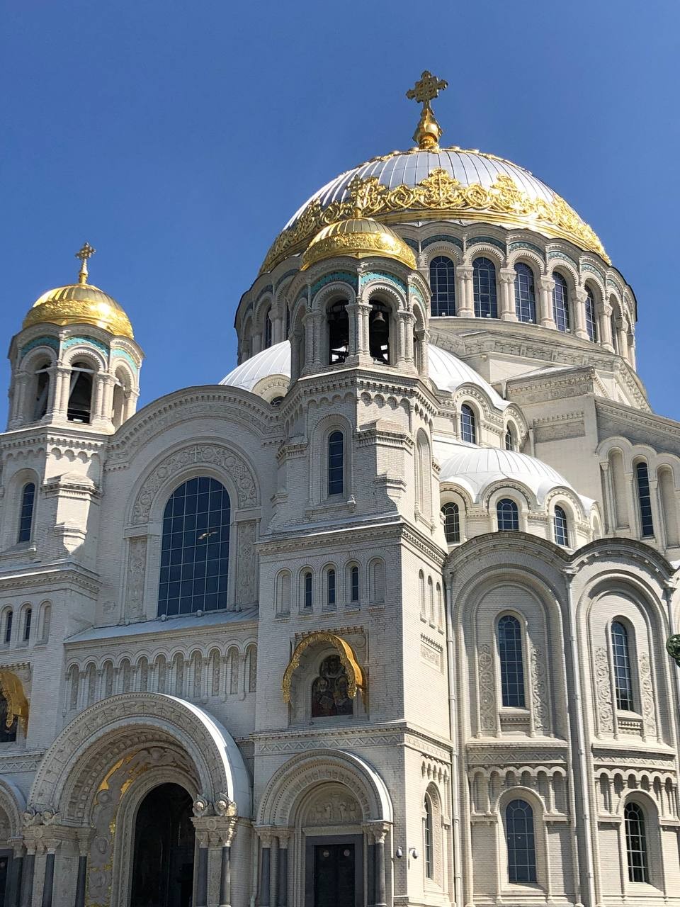 Из Санкт-Петербурга в Петергоф и Кронштадт: 2 города за 1 день (Алёна)