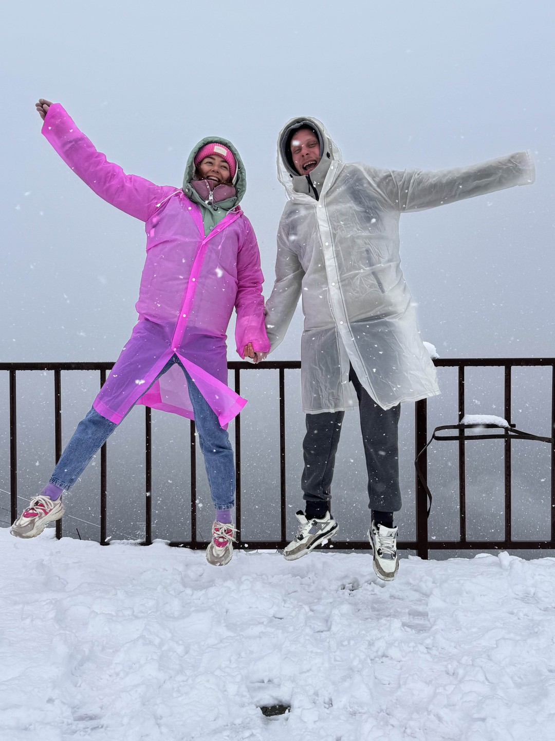 Ездили в Домбай с гидом Павлом на минивэне, все прошло замечательно: застали невероятно красивую осень в