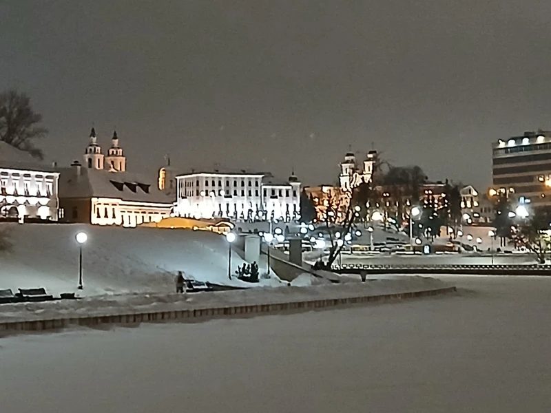 Замечательная экскурсия по вечернему Минску! Спасибо Анне за интересный рассказ.