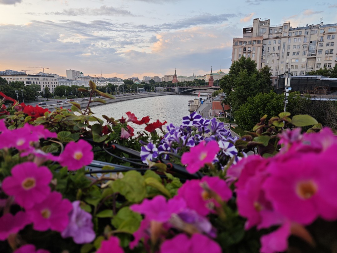 Фотоэкскурсию для нас (были с мужем) провела Наталья: помогла нам с позированием, выбрала отличные ракурсы и