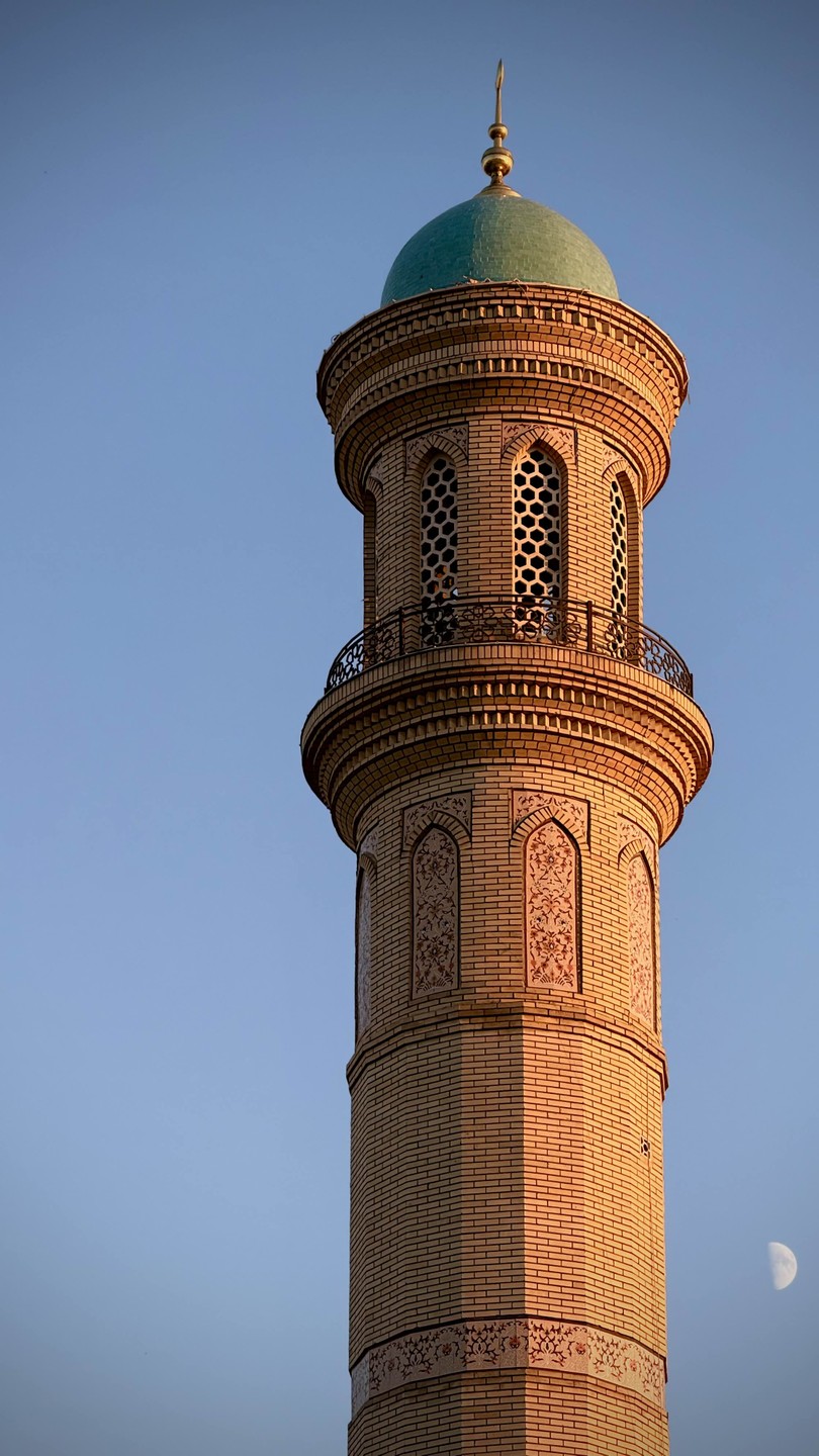 Прекрасная пешая экскурсия. Получили именно то, что хотели. Старый город во всей его красе и рынок Чорсу