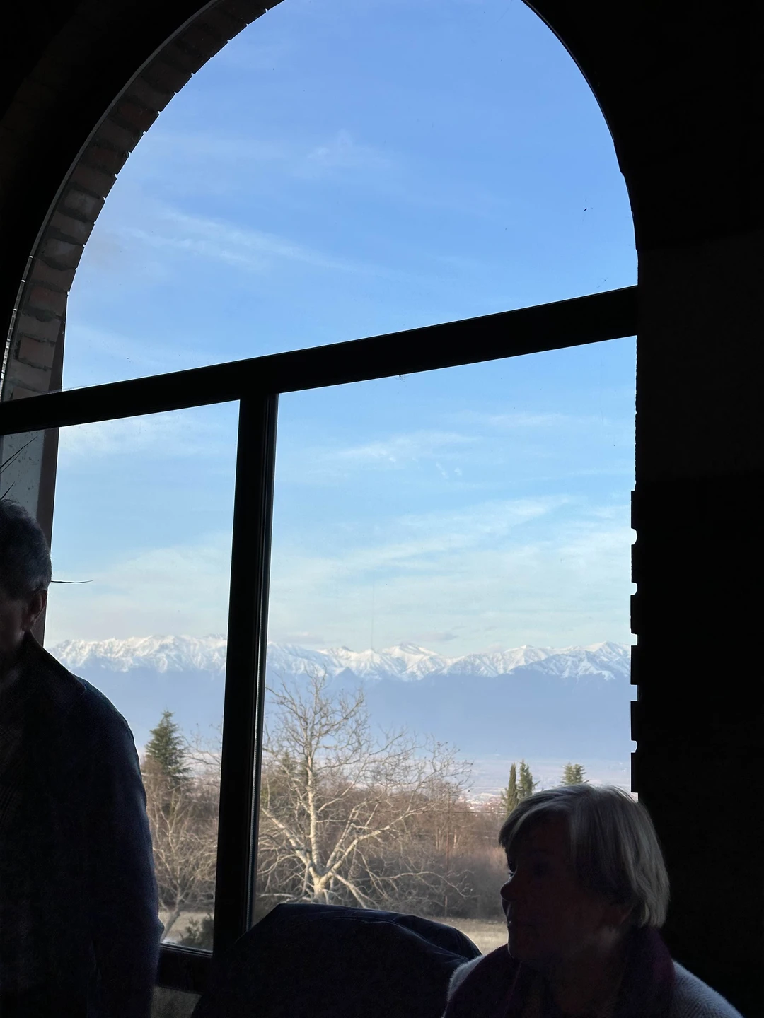 Экскурсия супер! Заехали в домашнюю пекарню, где нас угостили вкуснейшим свежим хлебом. Потом заехали на дегустацию