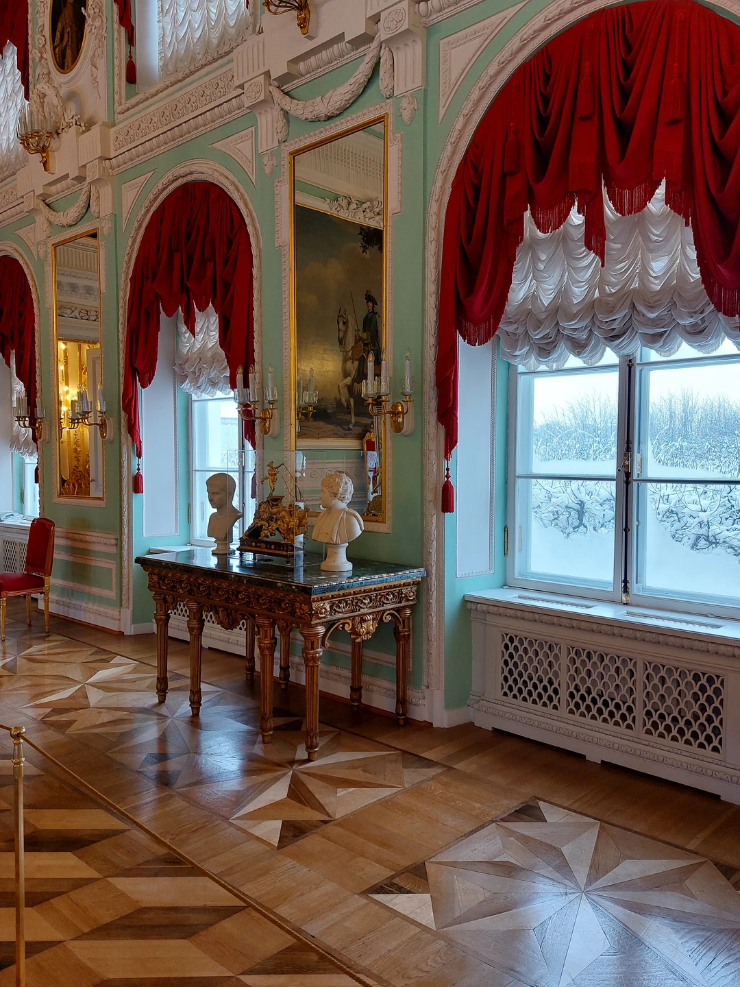 Петергоф: групповая экскурсия в Большой дворец (Светлана)