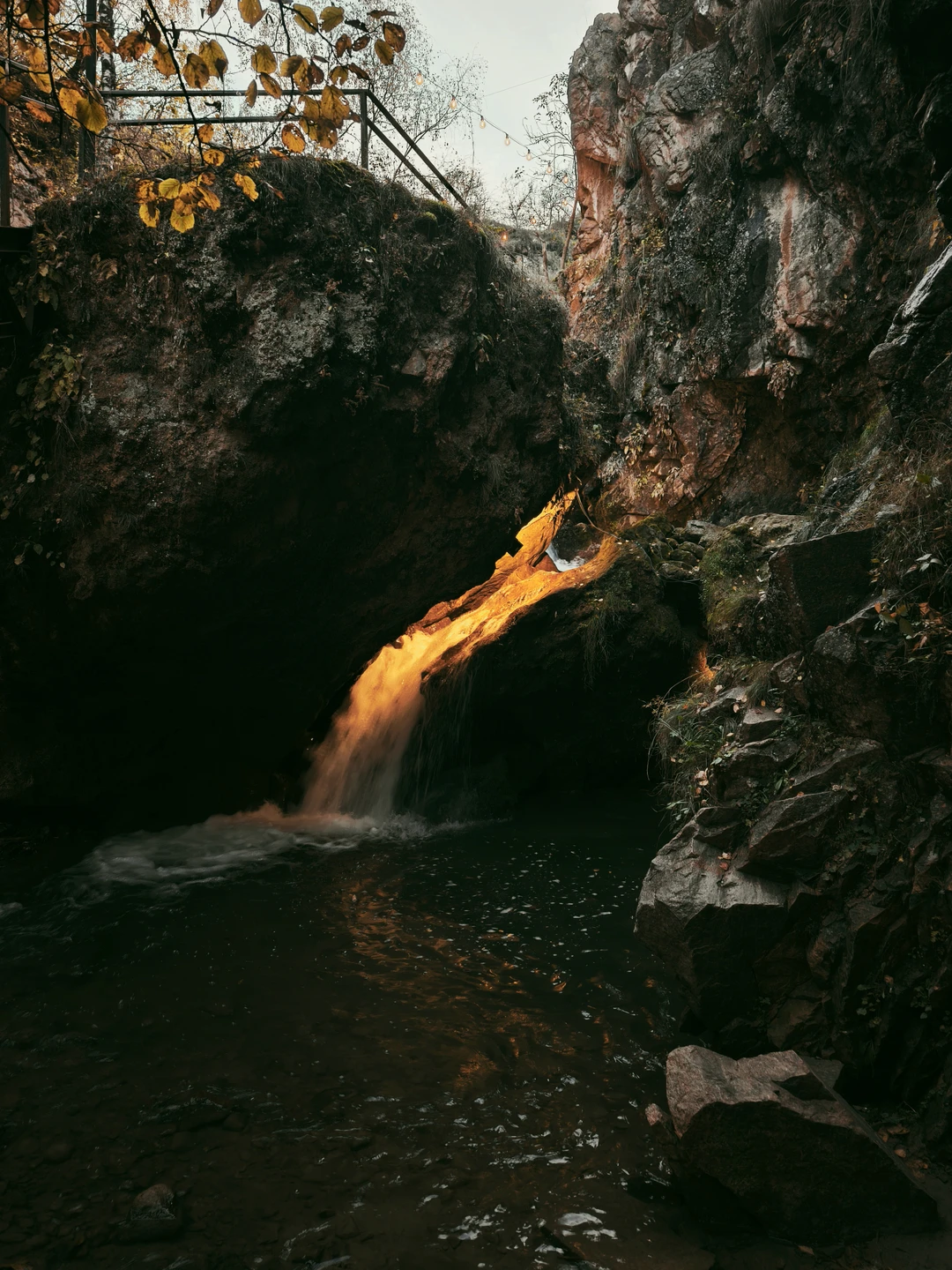 Шикарнейший гид! Все прошло на великолепном уровне! Чётко, своевременно, легко! Обязательно ещё обратимся!