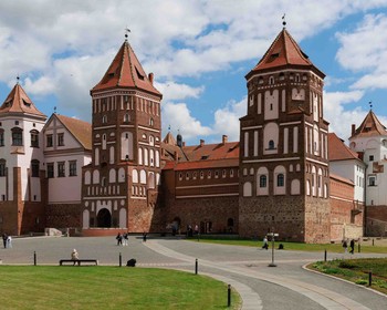 Замки в Мире и Несвиже